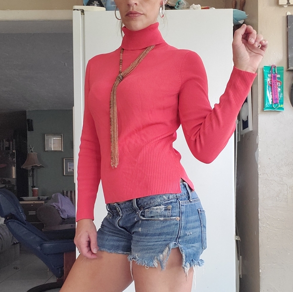 LN, City Silk stretch side slit turtle neck. - Picture 5 of 8